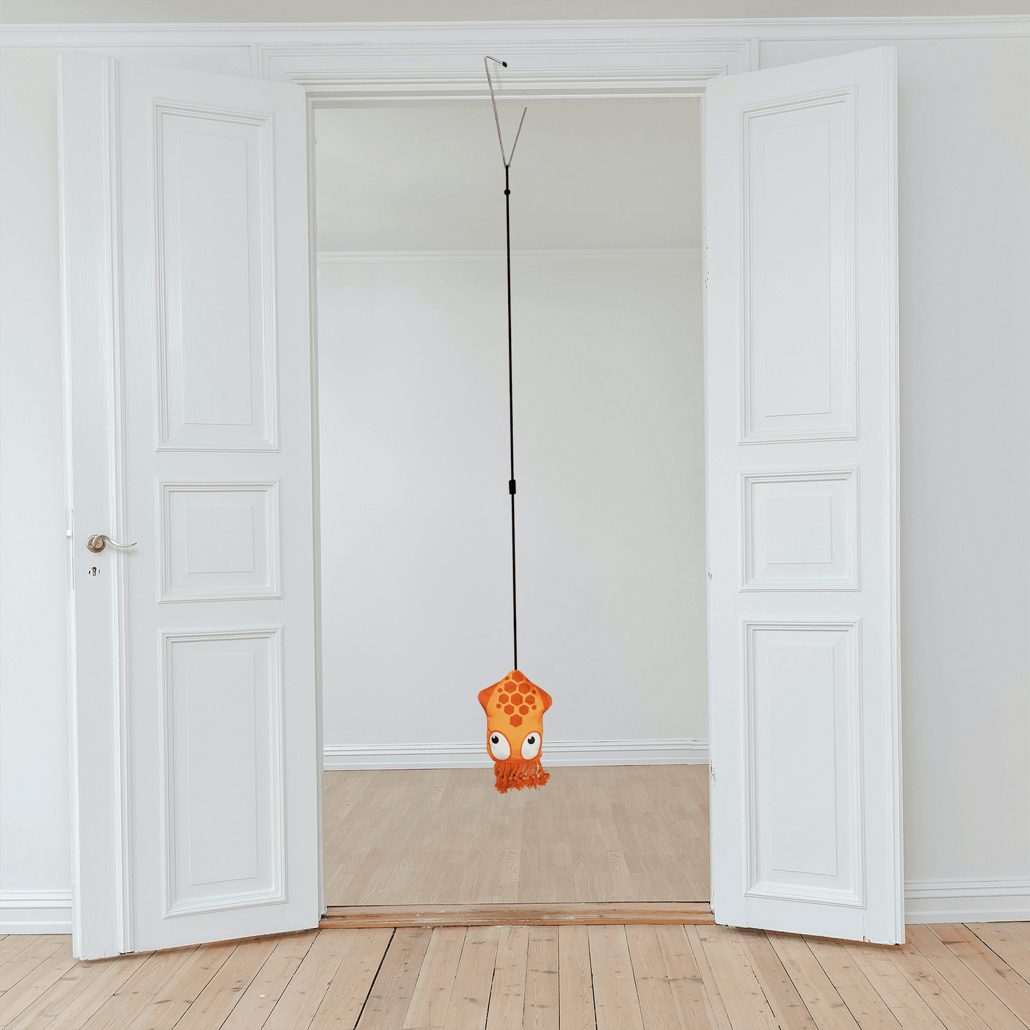 Jump 'n' Jamb - Deep Sea Squid - Refillable Catnip Swinging Toy